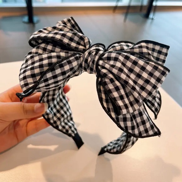 NEW COLORS 🚨 THE BIG BOW “Wall Flower” RESTOCK NOTIFICATION ❤️💛💋🎉 - Picture 8 of 12